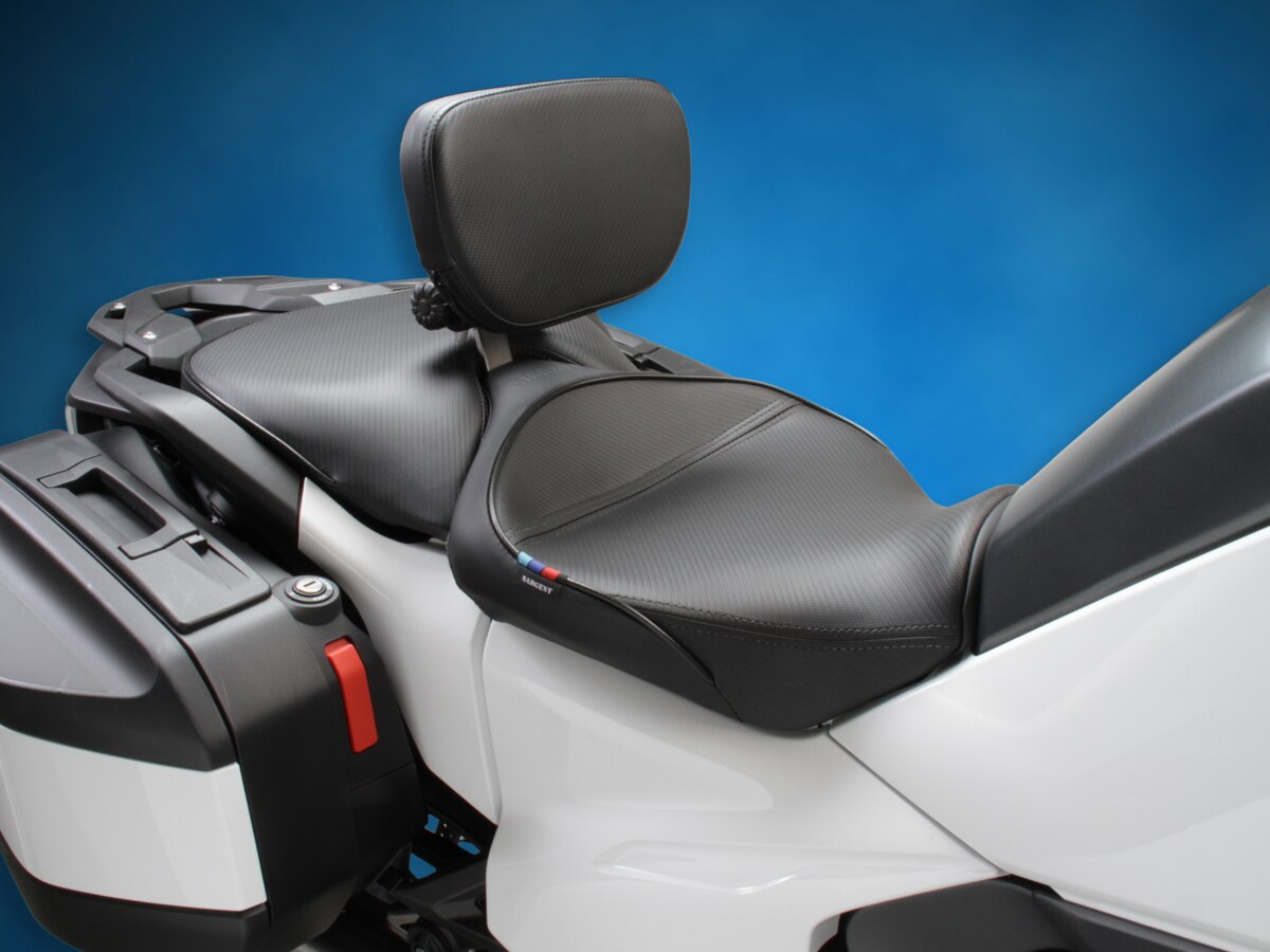 Sargent World Sport seats with Low Version front, shown with CFX and all black with the matching EM-5 Five-Way Adjustable Front Rider Backrest.